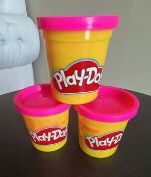 Play-Doh 3-Pack Modeling Compound Cans with Pink Lids